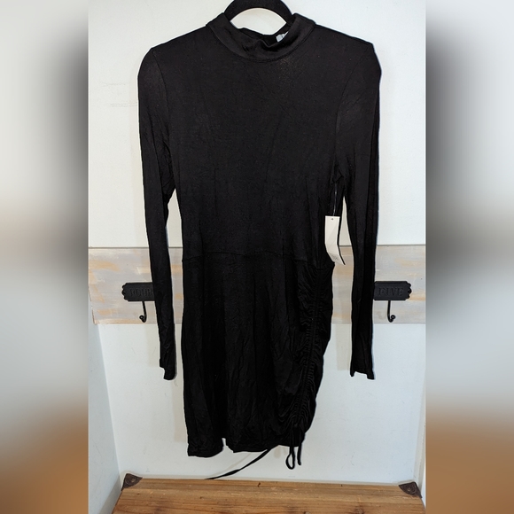 Tobi black long sleeve rise ruched sz M - Picture 4 of 8